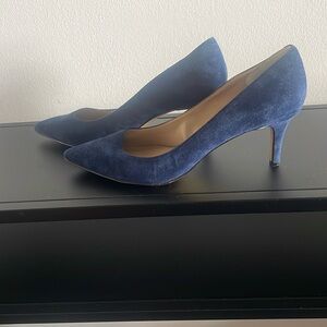 Beautiful blue suede pumps